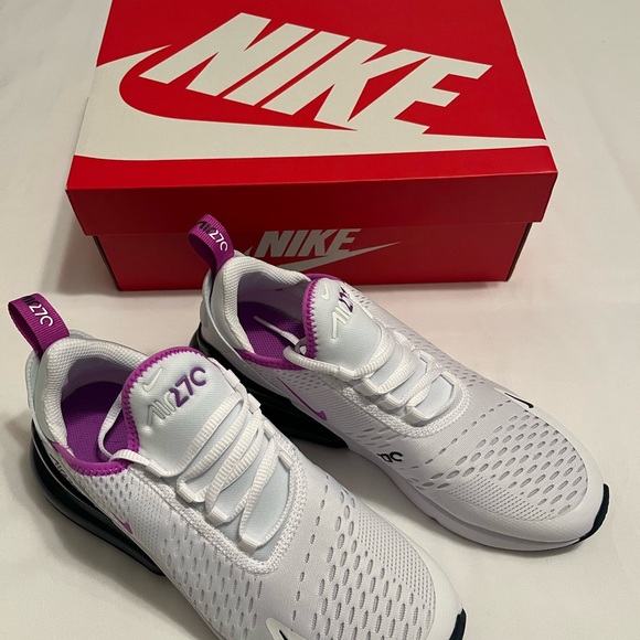 Nike Air Max 270 7-Youth/9-Women - Picture 2 of 5